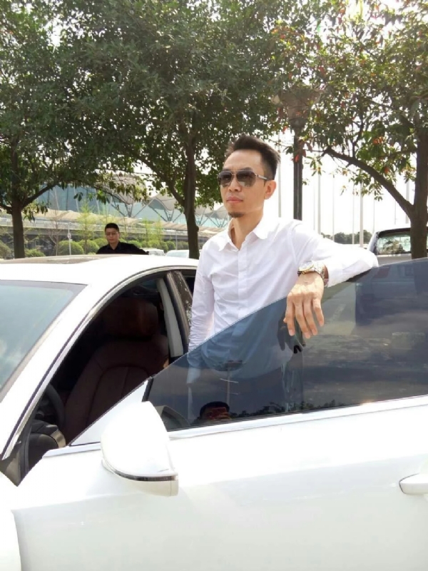 杨岳的第一张照片--基隆残疾人相亲网